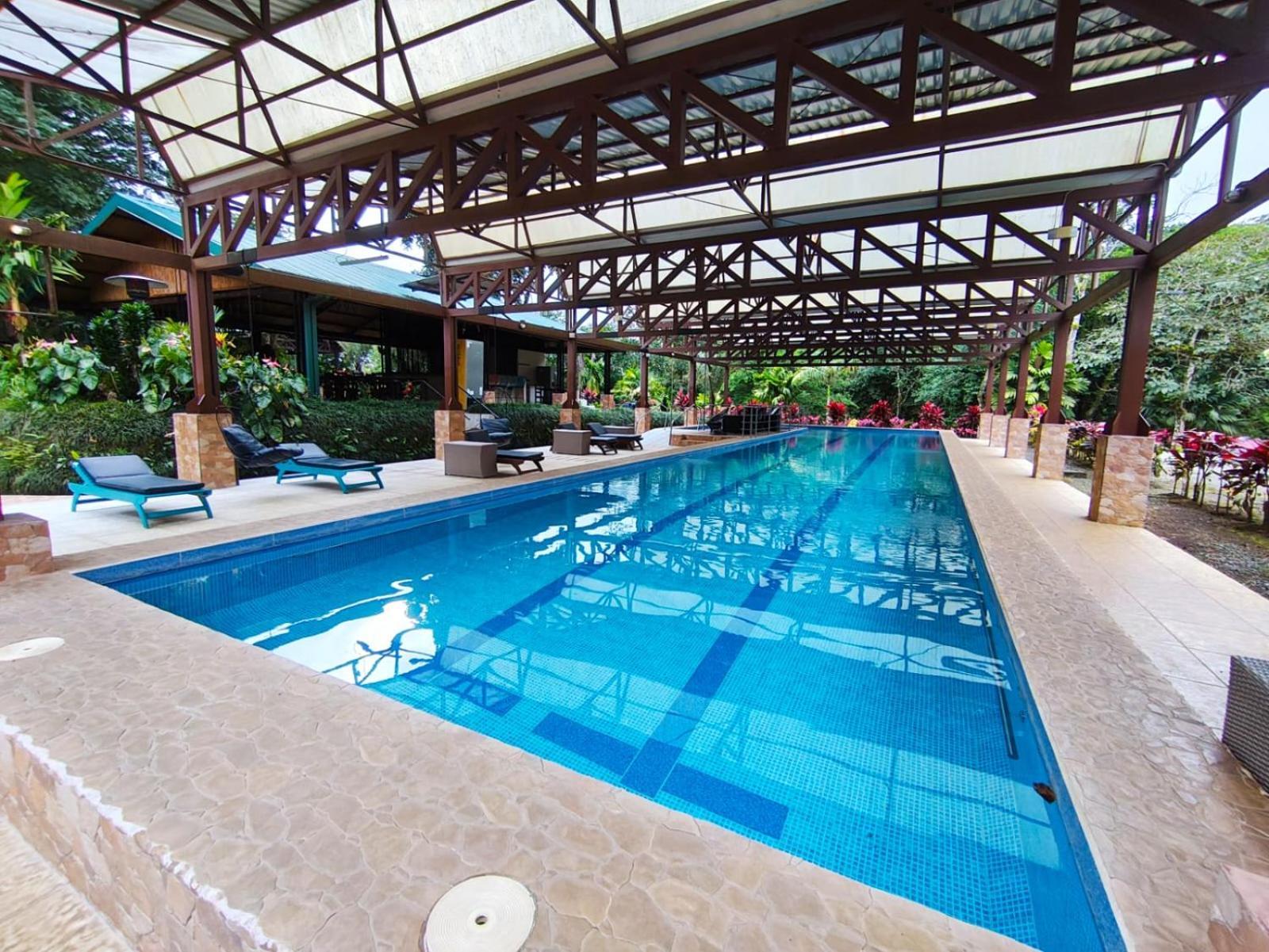 Avita Lodge Quesada  Ngoại thất bức ảnh